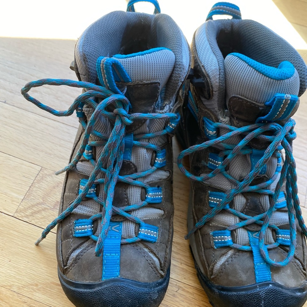Keen hiKing boots 7.5 womens